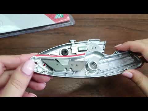 Нож с выдвижным трапециевидным лезвием YATO (YT-7520) с 2 лезвиями