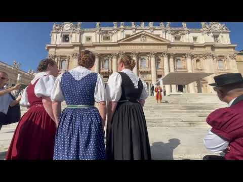 Schwöschterzett Michels auf dem Petersplatz