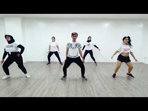 Eka Gustiwana ft. Osvaldo Nugroho ft. Sara Fajira - Getting Over You / Just Dance / Mameth