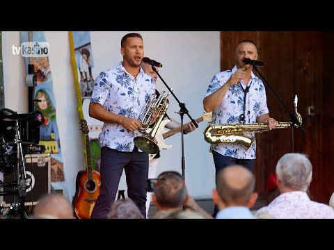 Kortina: Letom svetom kabrioletom