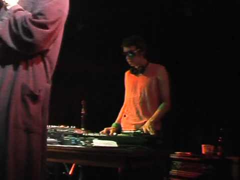 Alpinatraum Johnny der Pinguin live Oettinger Villa Darmstadt April 2009