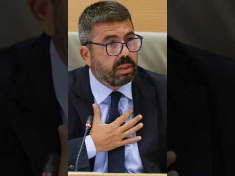La actitud de Mazón irrita a los congresistas, entre risas y chulerías: «Estarían a otra cosa»