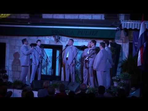 Klapa Jelsa - Omili mi u selu divojka