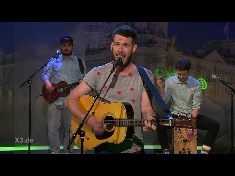 Revolverheld, Heinz Strunk und Christian Ehring: EM-Song für besorgte Bürger | extra 3 | NDR