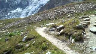 preview picture of video 'Hiking trail, Swiss Alps'