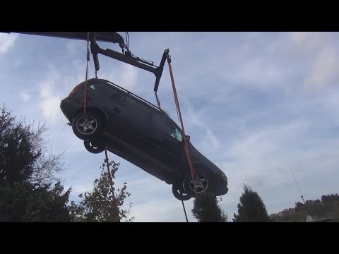 PKW macht sich selbstständig - rast gegen Wohnhaus in Wachtberg-Villip am 03.11.2014