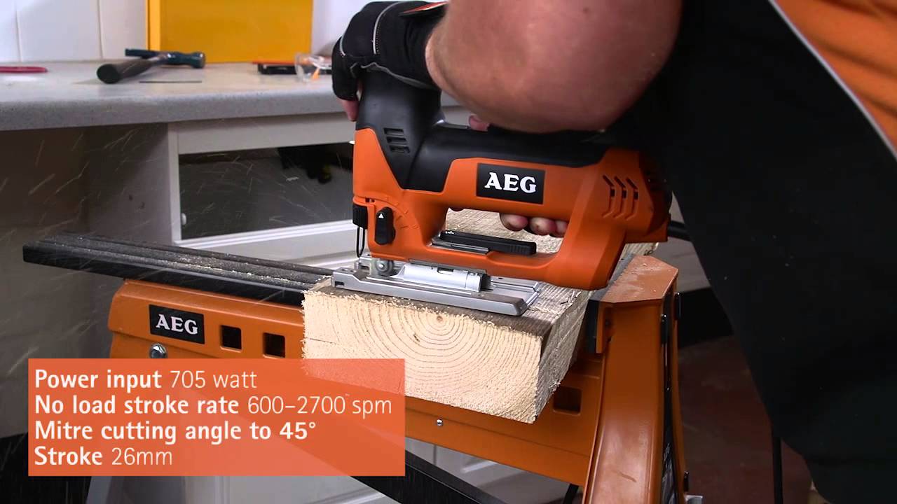 Лобзик AEG ST 800 XE  705Вт 600-2700ход/мин 110мм-дер 10мм-мет маятниковый, кейс