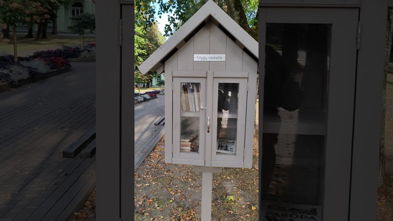 Libros en parque de Druskininkai Lituania 🇧🇴