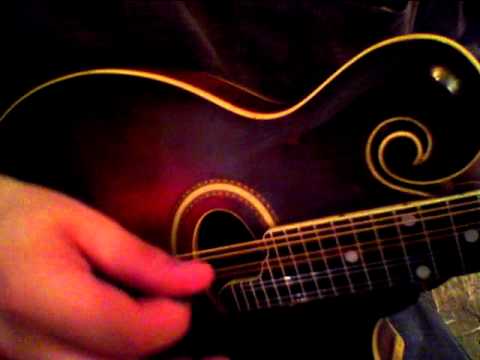 Mandolin Brothers: Gibson (used, 1922) F4 Mandolin
