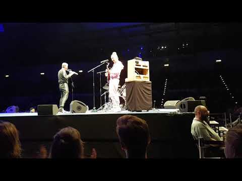 Fest und Flauschig 100. Sendung Seven Nation Army Live