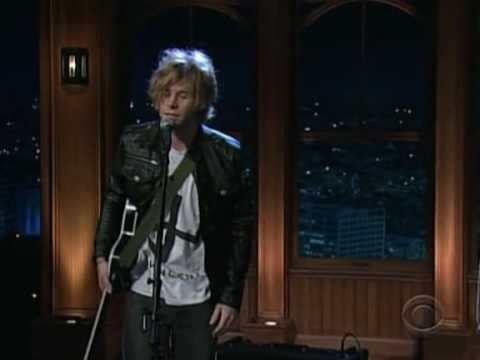 Chairlift - Bruises (Live on the Late Late Show with Craig Ferguson)
