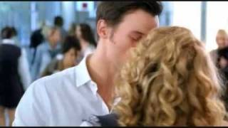 Gretchen + Marc / Holds my love in his hands