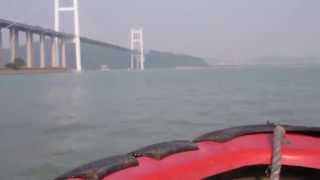 preview picture of video 'Crossing Pearl River - Humen Bridge'