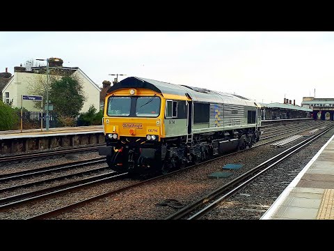 Petroleum Sectored 66794 heads through Tonbridge LE towards the West Yard 26/11/21