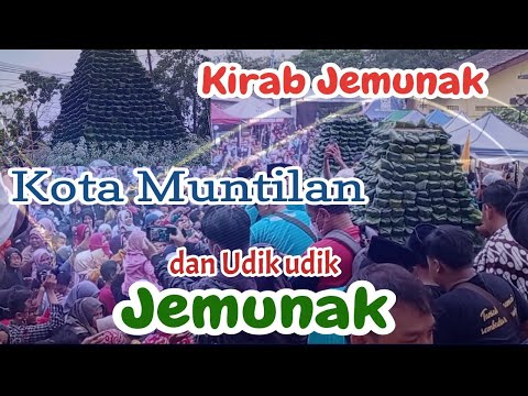 Kirab 2000 bungkus Jemunak dan udik udik jemunak di Kota Muntilan.