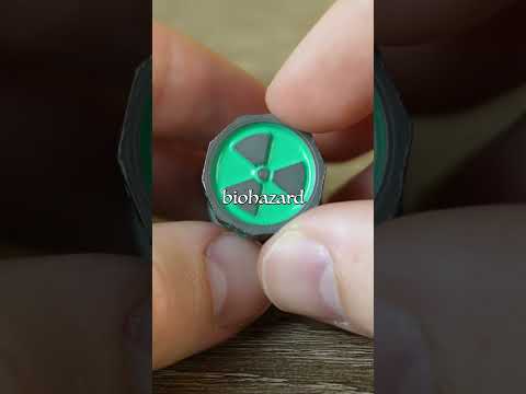 That D20 lives on my desk now 🛸 #dnd #deckofdmthings #dnd5e #dice #review