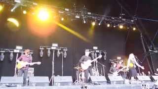 The Silencers live @ Party At The Palace : Scottish Rain