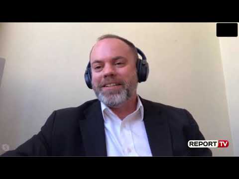 Mark Crawford për Report Tv: Ta heqim nga duart e mafies, arsyet pse duhet të legalizohet kanabisi
