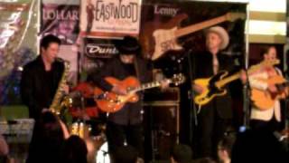 Duane Eddy "Detour"  LIVE at Guitar Geek Fest 2010 with Deke Dickerson