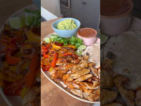 SHEET PAN CHICKEN FAJITAS
