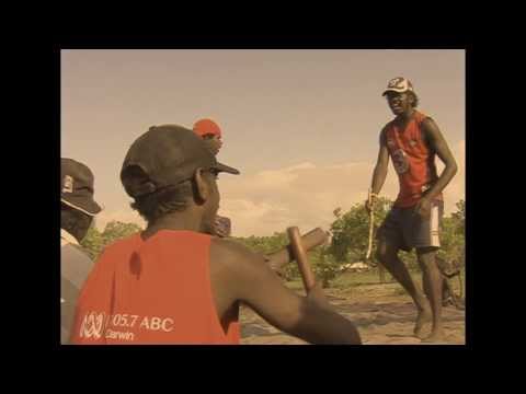Aboriginal Dance (Necklace) | Gapuwiyak