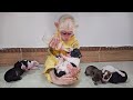 So funny! Monkey Su pretends to be dad takes care of puppies while mom dog away