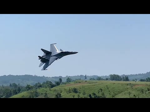 Su-30MKM low flypast