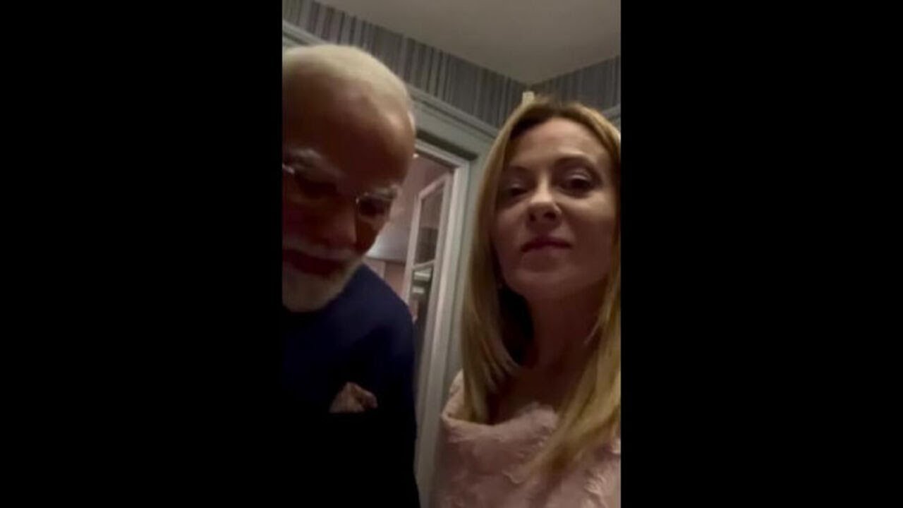 Il Primo ministro Modi regala le caramelle Melody a Meloni al suo arrivo a Roma