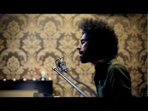 Viky Red - Hold You (Unplugged version) HD