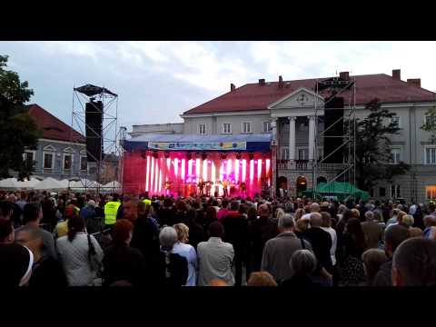 Huawei P8 wideo Full HD - koncert De Mono "Kamień i aksamit" (jeszcze widno)