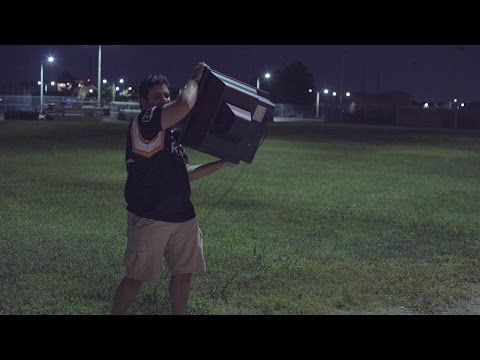 Blur Destroys a CRT TV at #SmashTheRecord 2016