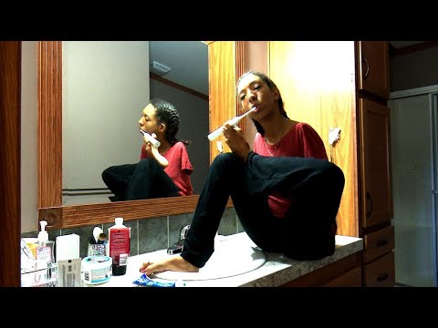 Woman Born Without Arms Overcomes Challenges