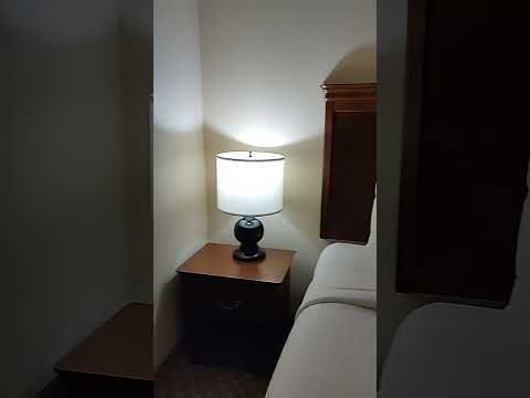 Stranded in Fredericksburg and Chilling at the Country Inn and Suites