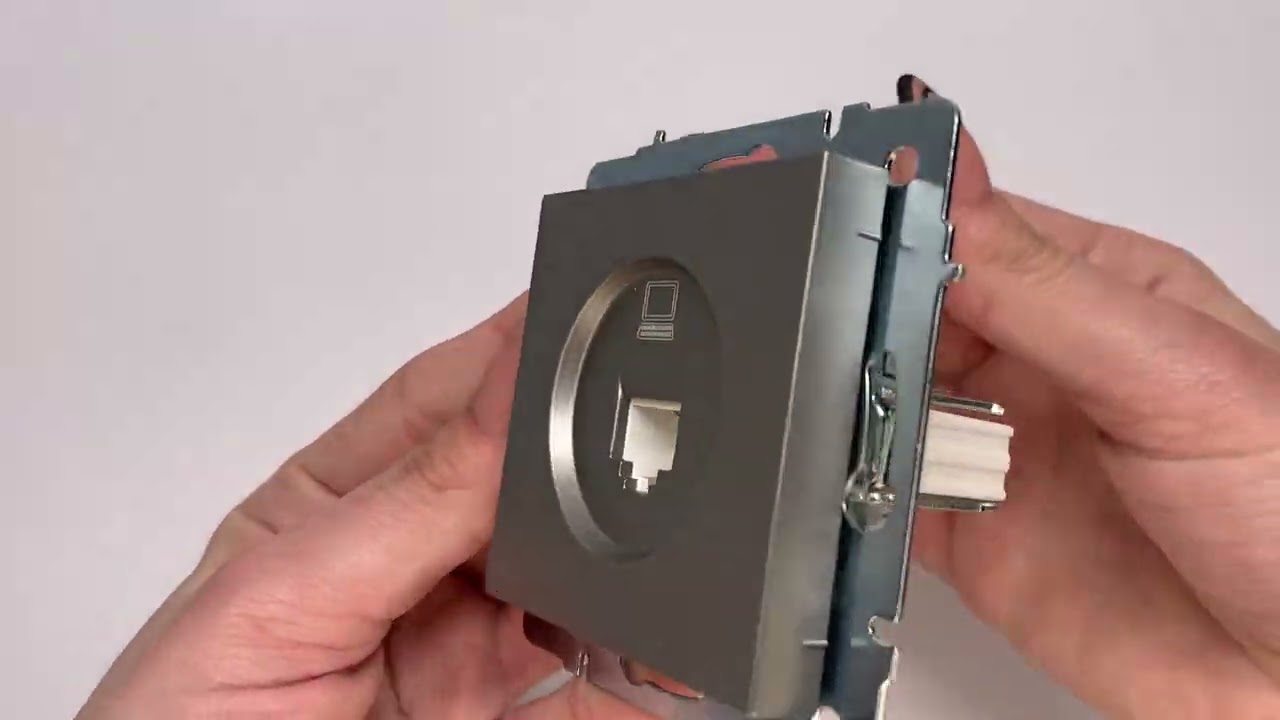 Розетка компьютерная LEZARD Vesna серая 742-3588-139