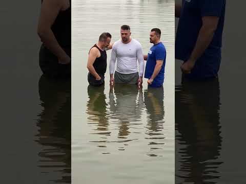 Die Taufe eines ehemaligen Moslems // #Shorts #Jesus #Taufe