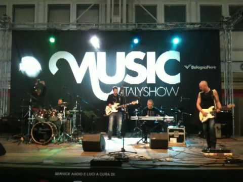 Carlo Porfilio Band interpreta Stratus di Billy Cobham - Live - Batterista - Music Italy Show 2010