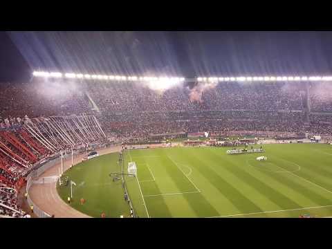 "PREVIA + RECIBIMIENTO! / River Plate vs Racing Club / Copa Libertadores 2018" Barra: Los Borrachos del Tablón • Club: River Plate