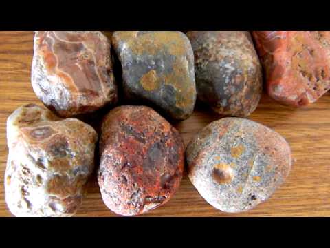 Looking at Agates