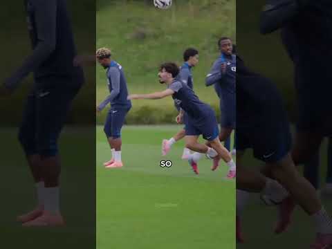 Vitinha spielt OHNE Schnürsenkel?
