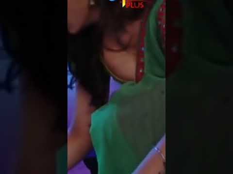 Telugu anchor Vishnu priya Hot milky boobs Navel show | Juicy boobs very hot in saree | vishnu priya