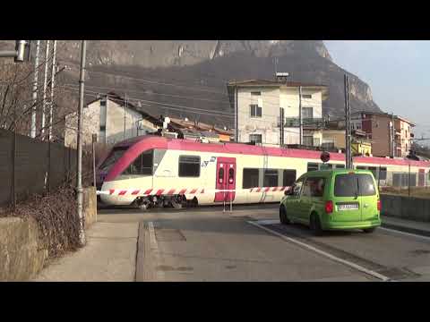 Passaggio a livello di via Rotaliana - Mezzocorona (TN) / Level Crossing /Spoorwegovergang / 平交道口