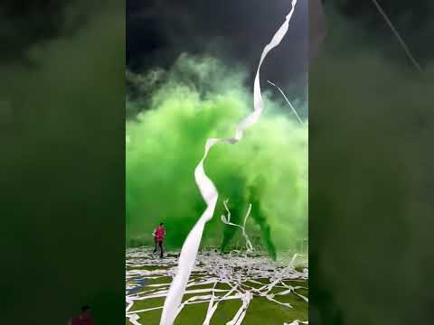 "Espectacular recibimiento de Los del Sur - Atlético Nacional en el clásico vs America de Cali" Barra: Los del Sur &bull; Club: Atlético Nacional
