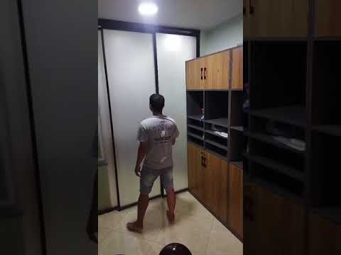 vách ngăn cửa lùa không ray dưới