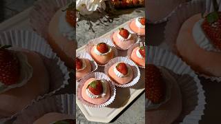 Download lagu Make delicious strawberry mochi #shorts mp3