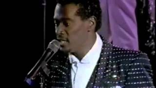#nowwatching Luther Vandross LIVE - Wait For Love