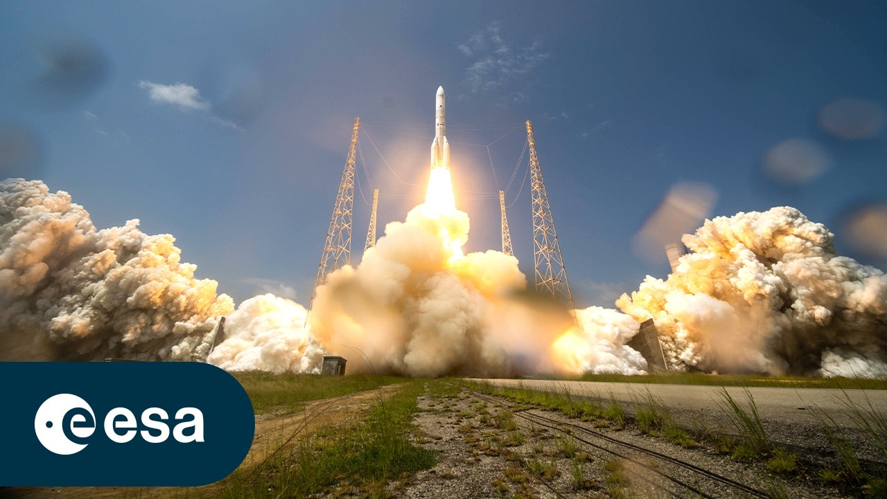 Preparing first Ariane 6 with four boosters and liftoff