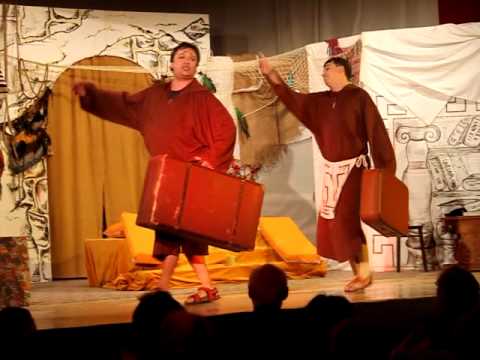 Nebe na zemi hraje divadlo v Lipově - Šaty dělaj člověka