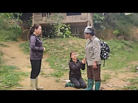 Khanh's mother knew that Khanh helped Hoang's mother but not her, so she wanted to leave