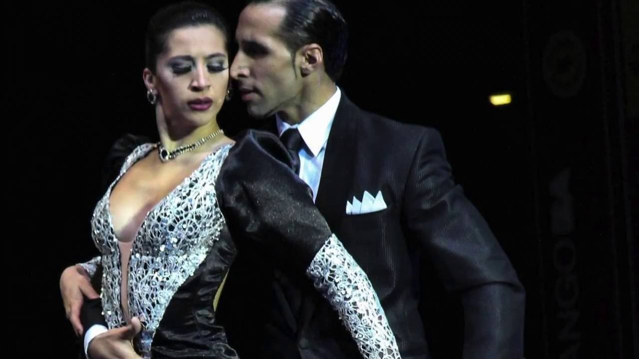 Dos Orillas Práctica de Tango, bailan Yesica Esquivel y Ariel Leguizamon(2/3)