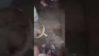 La lluvia sorprendió a agentes de la Policía Nacional Civil PNC  en la sede policial de Villa Canales